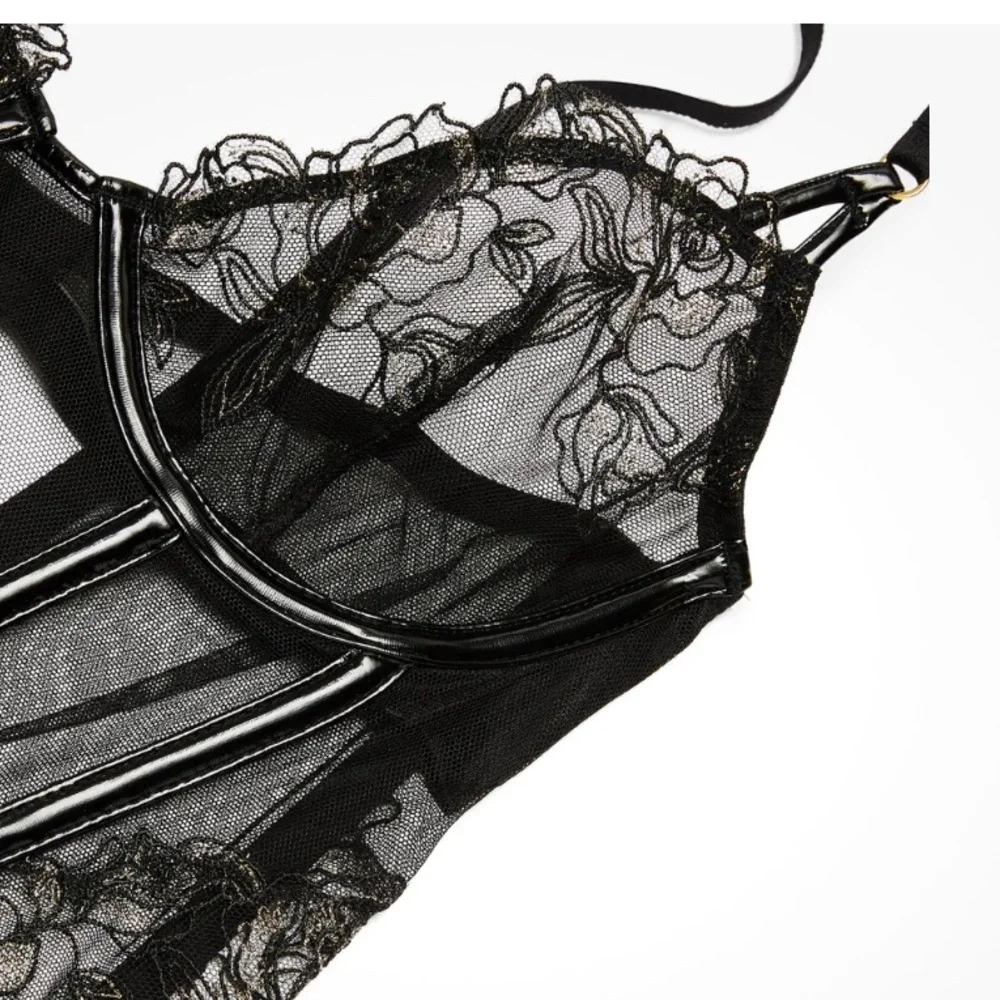 Victoria's Secret Very Sexy Midnight Affair Lace Unlined Teddy Medium Bodysuit - Picture 2 of 12